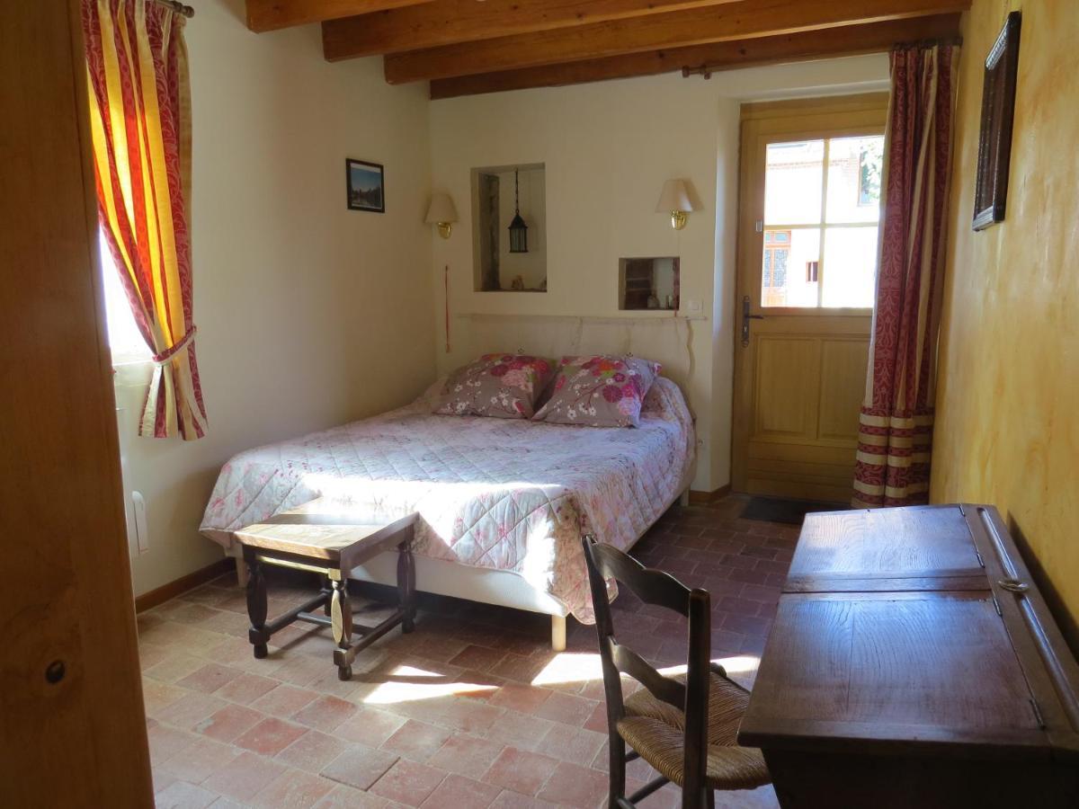 Au Grand Pre Bed & Breakfast Theillay Bagian luar foto